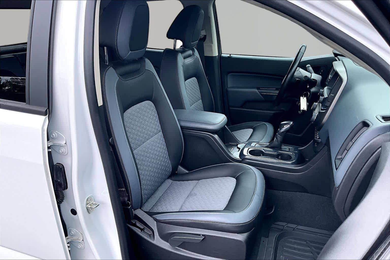Used 2022 Summit White Chevrolet 4WD Z71 image 9