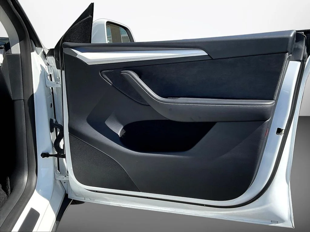 Used 2024 White Tesla Long Range image 27