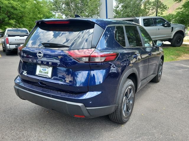 Used 2025 Deep Ocean Blue Nissan SV image 3