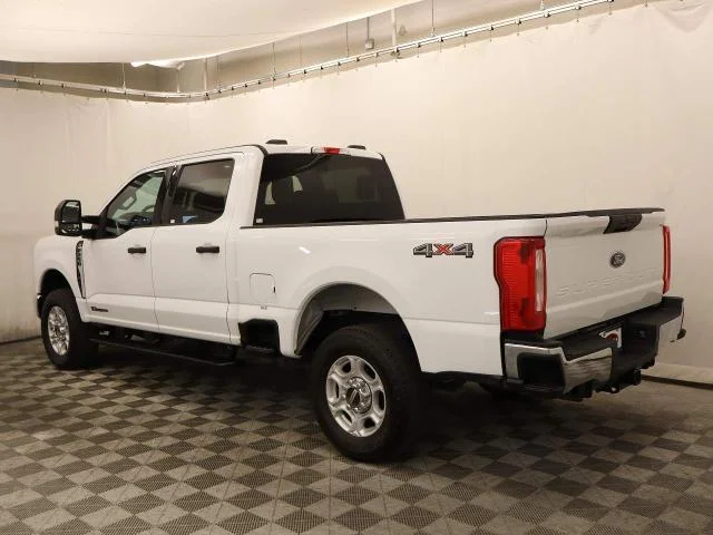 Certified Used 2026 Oxford White Ford XLT Crew Cab image 35