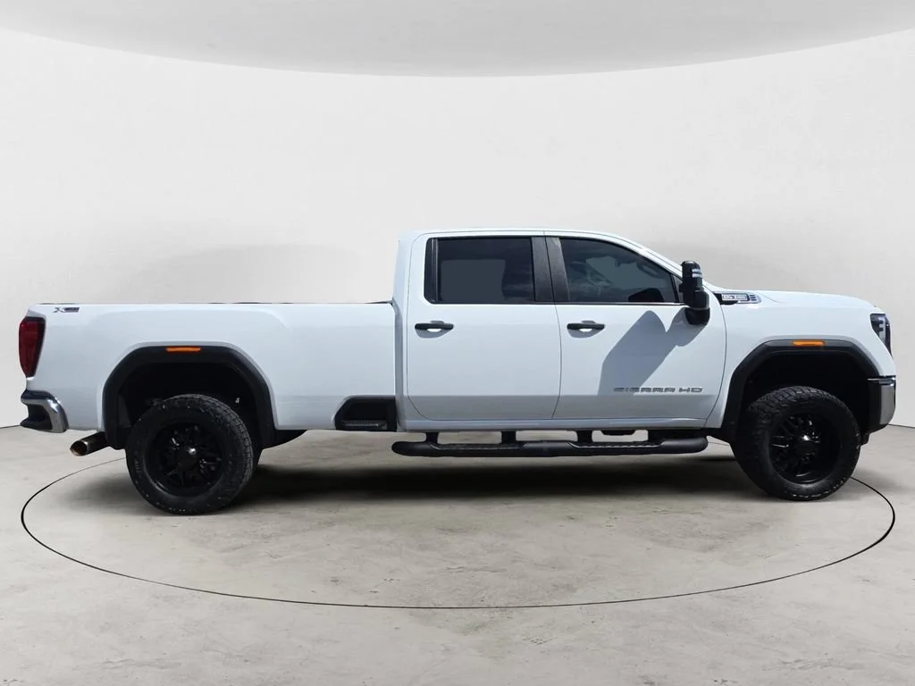 Used 2024 Summit White GMC Pro image 4