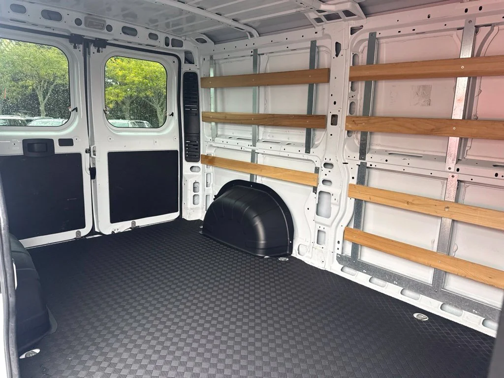 Used 2025 White Ram Base image 18
