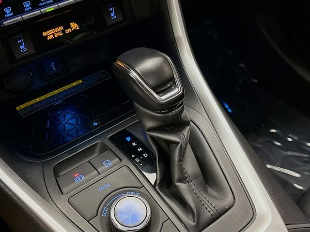 Used 2020 Blizzard Pearl Toyota XSE image 17