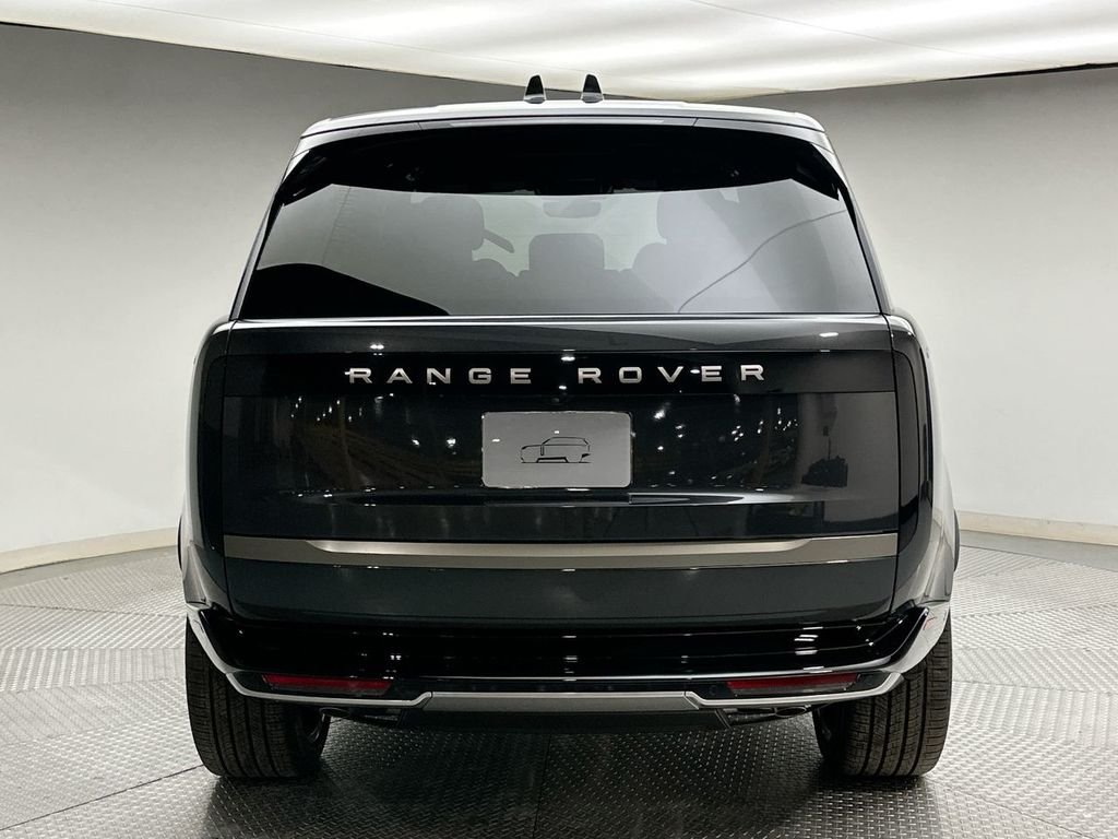 New 2026 Carpathian Gray Premium Metallic Land Rover SE image 12