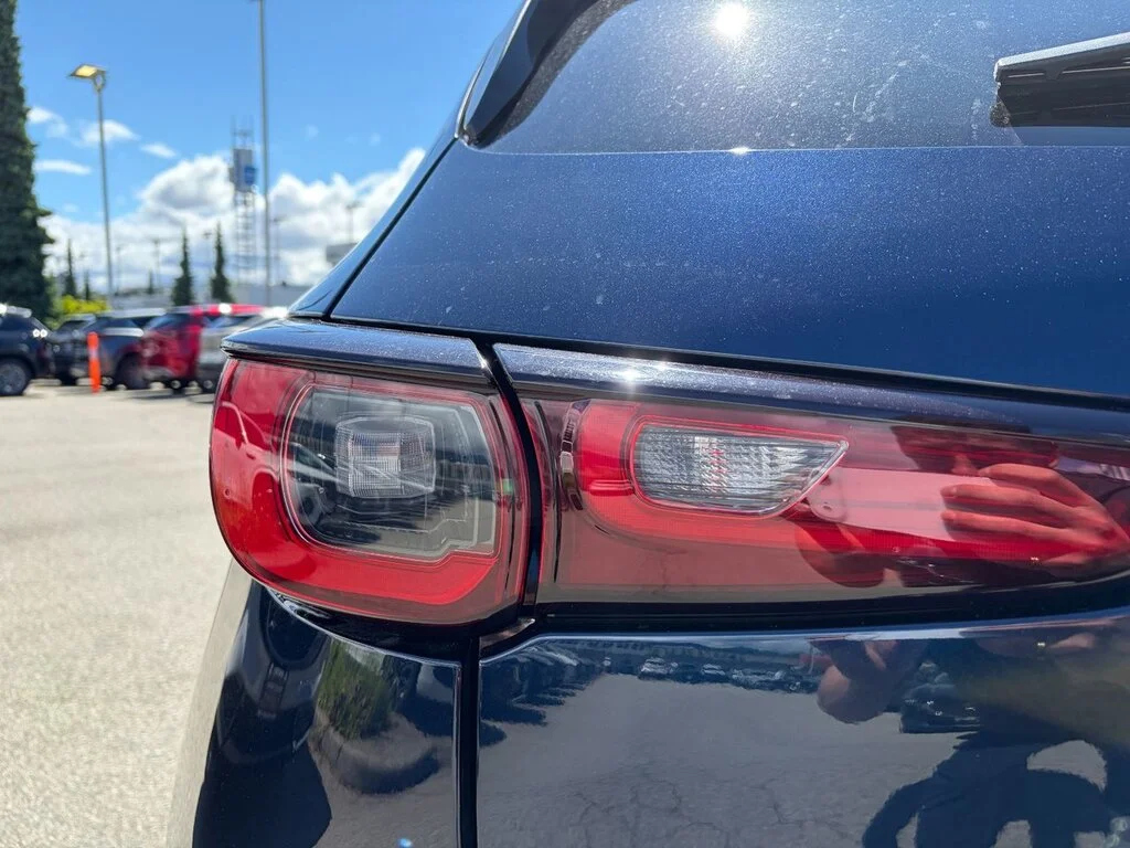 Used 2022  Mazda GS AWD at image 9