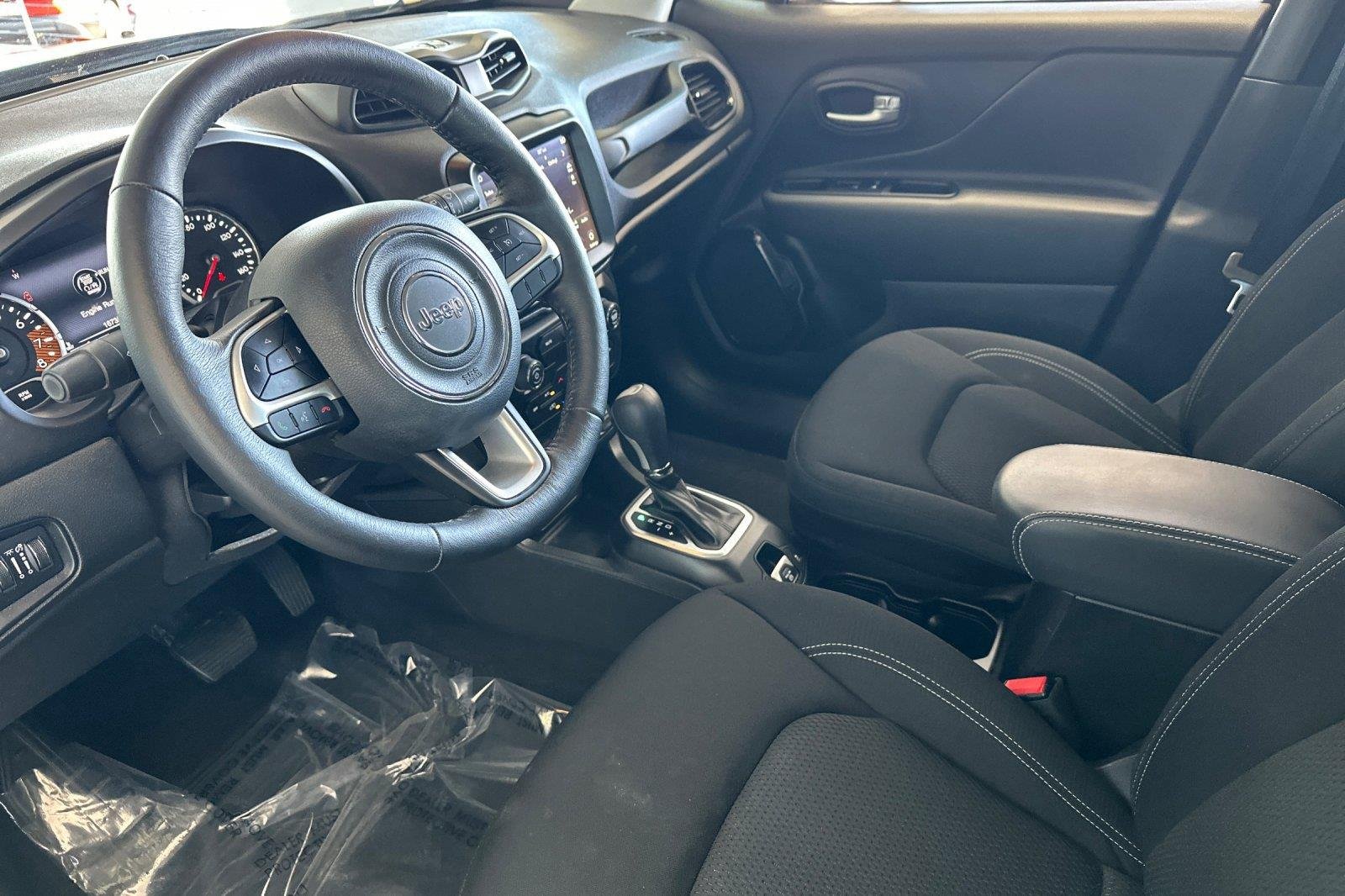 Used 2023 Black Clearcoat Jeep Altitude image 10