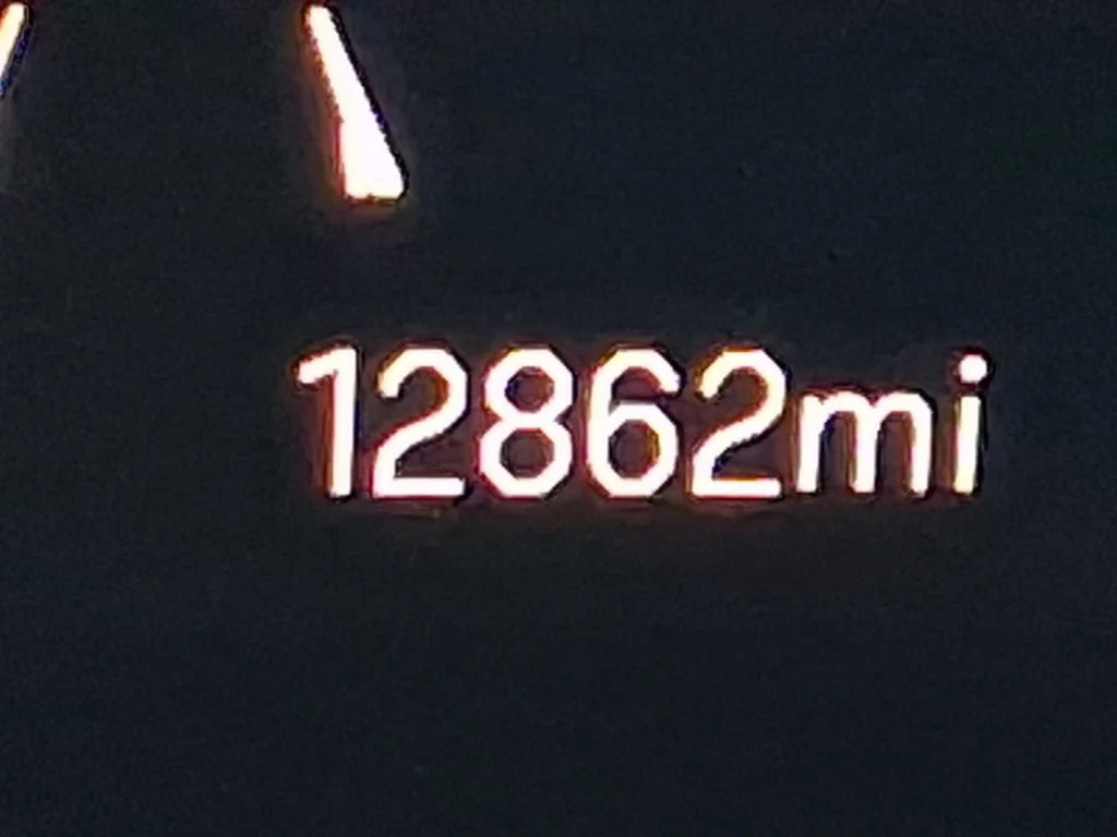 Used 2025 Summit White GMC Elevation image 15