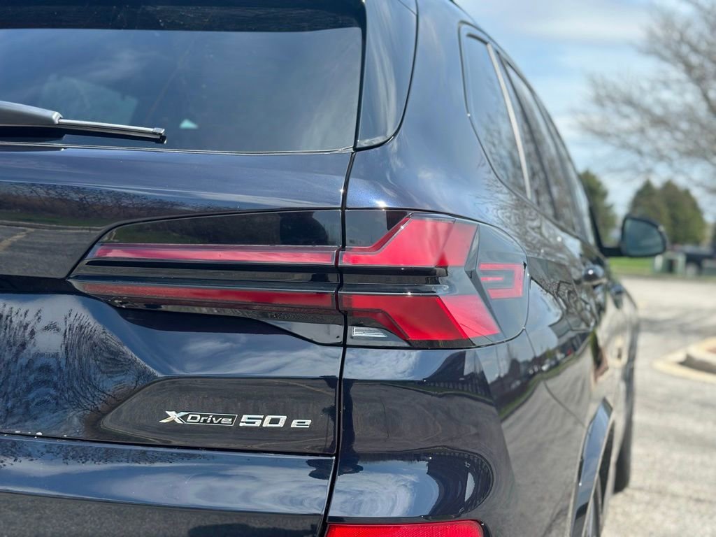 New 2026 Carbon Black Metallic BMW xDrive50e image 12