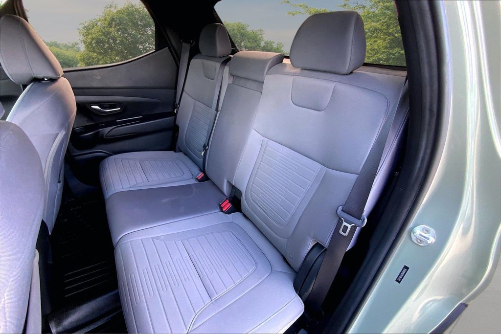 Used 2022 Green Hyundai SEL image 22