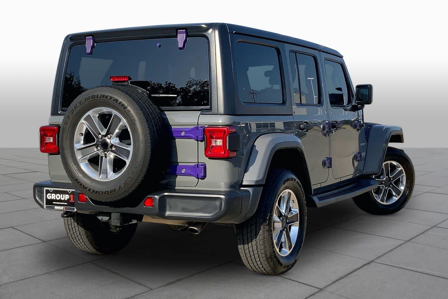 Used 2018 Sting-Gray Clearcoat Jeep Sahara image 12