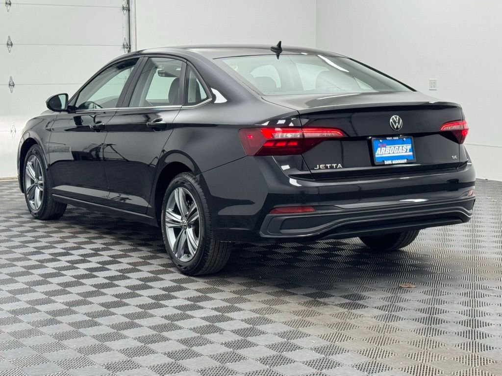 Used 2024 Deep Black Pearl Volkswagen 1.5T SE image 10