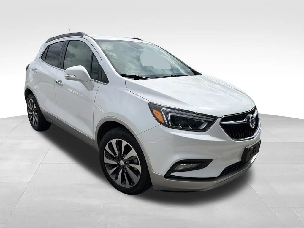 Used 2018 White Frost Buick Essence image 18