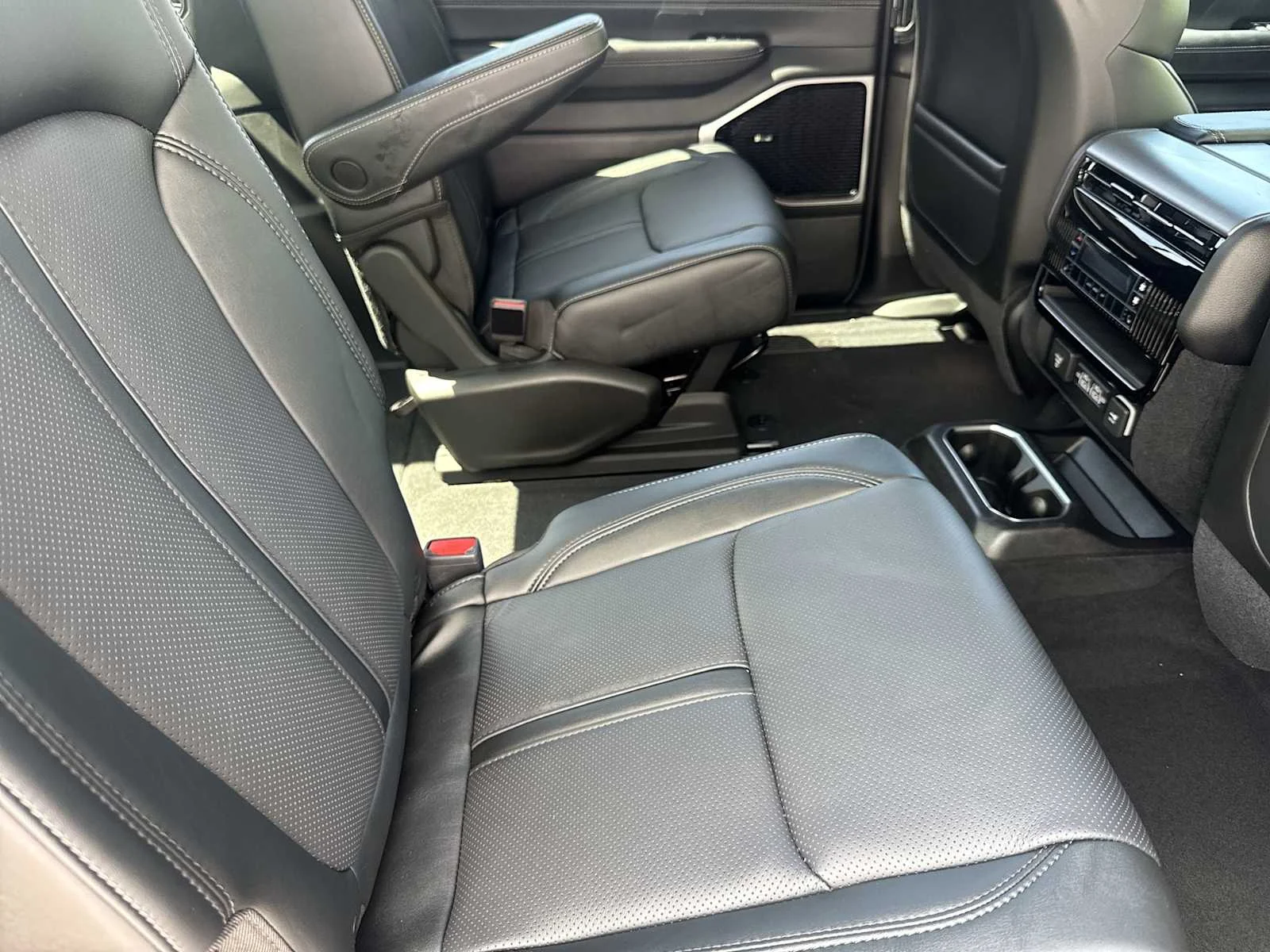 New 2026 High Gloss Black Exterior Paint Jeep Limited Reserve image 17