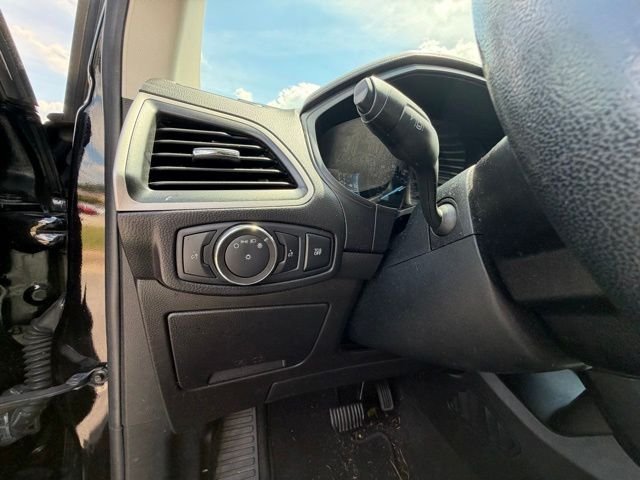Used 2022 Black Ford SEL image 13