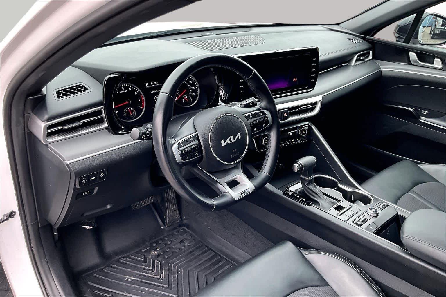 Certified Used 2024 Glacial White Pearl Kia GT-Line image 18