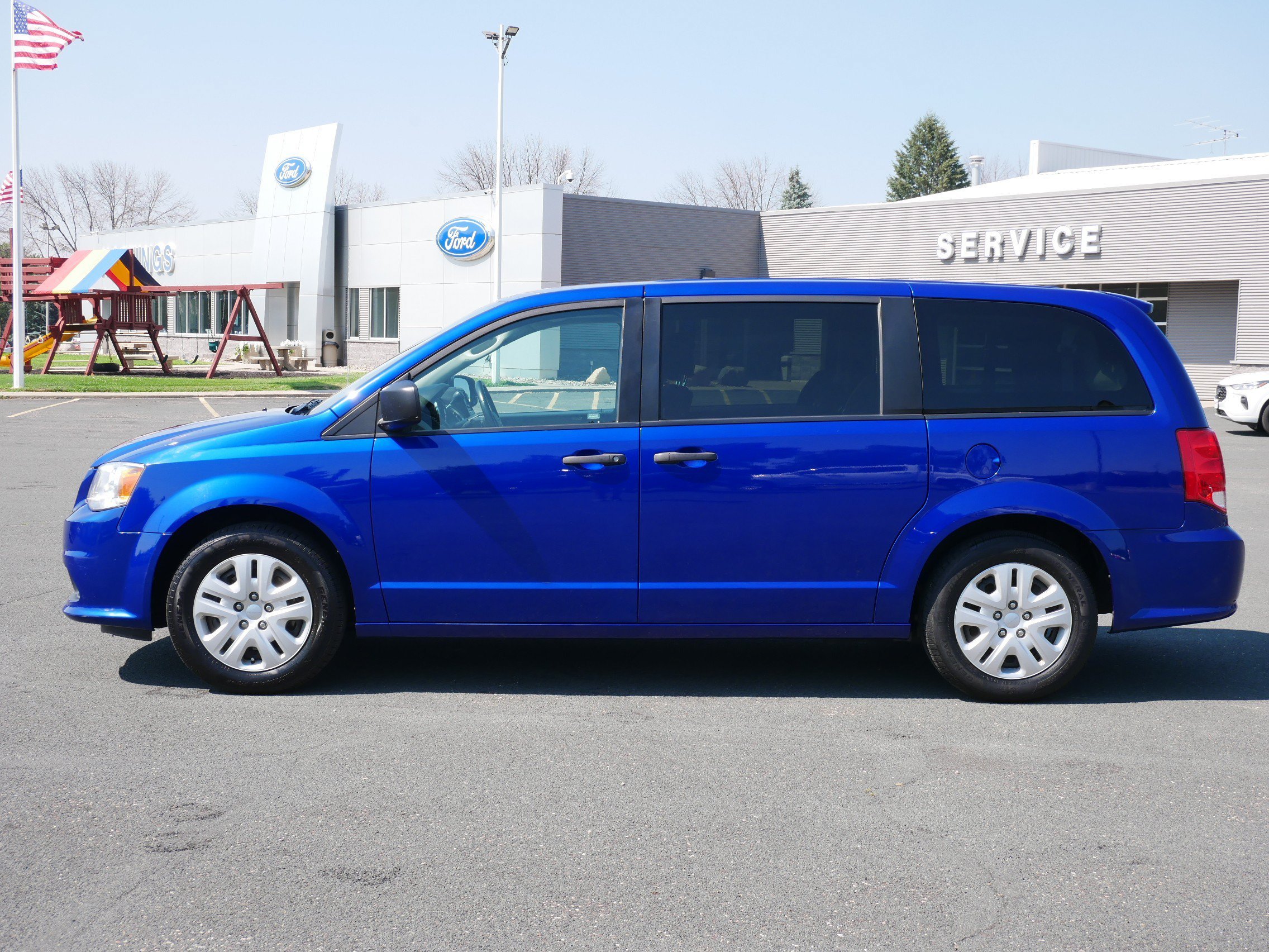 Used 2019 Dodge Grand Caravan SE with VIN 2C4RDGBG3KR704300 for sale in Hastings, Minnesota