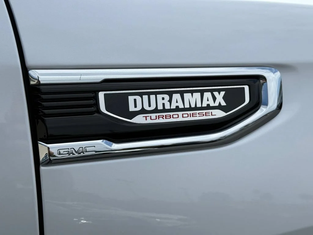 Used 2024 White Frost Tricoat GMC Denali image 10