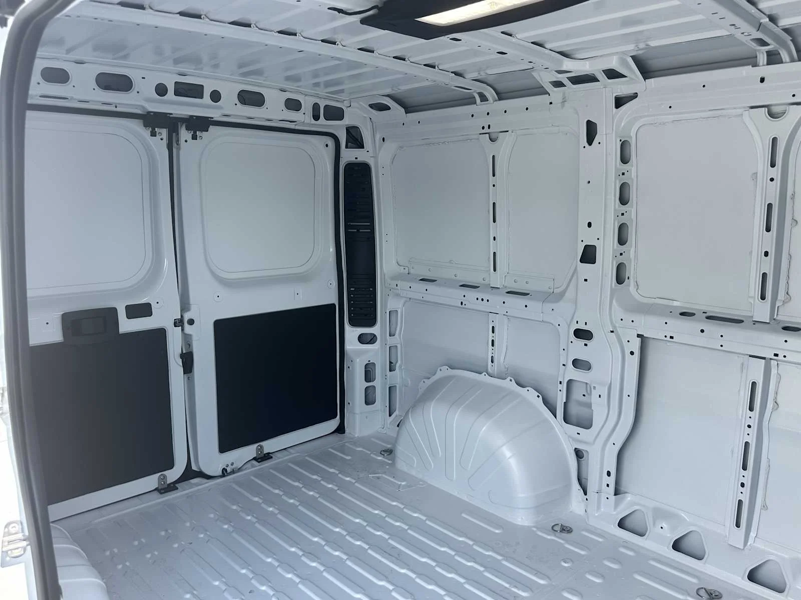 New 2026 Bright White Clear-Coat Exterior Paint RAM Tradesman image 16