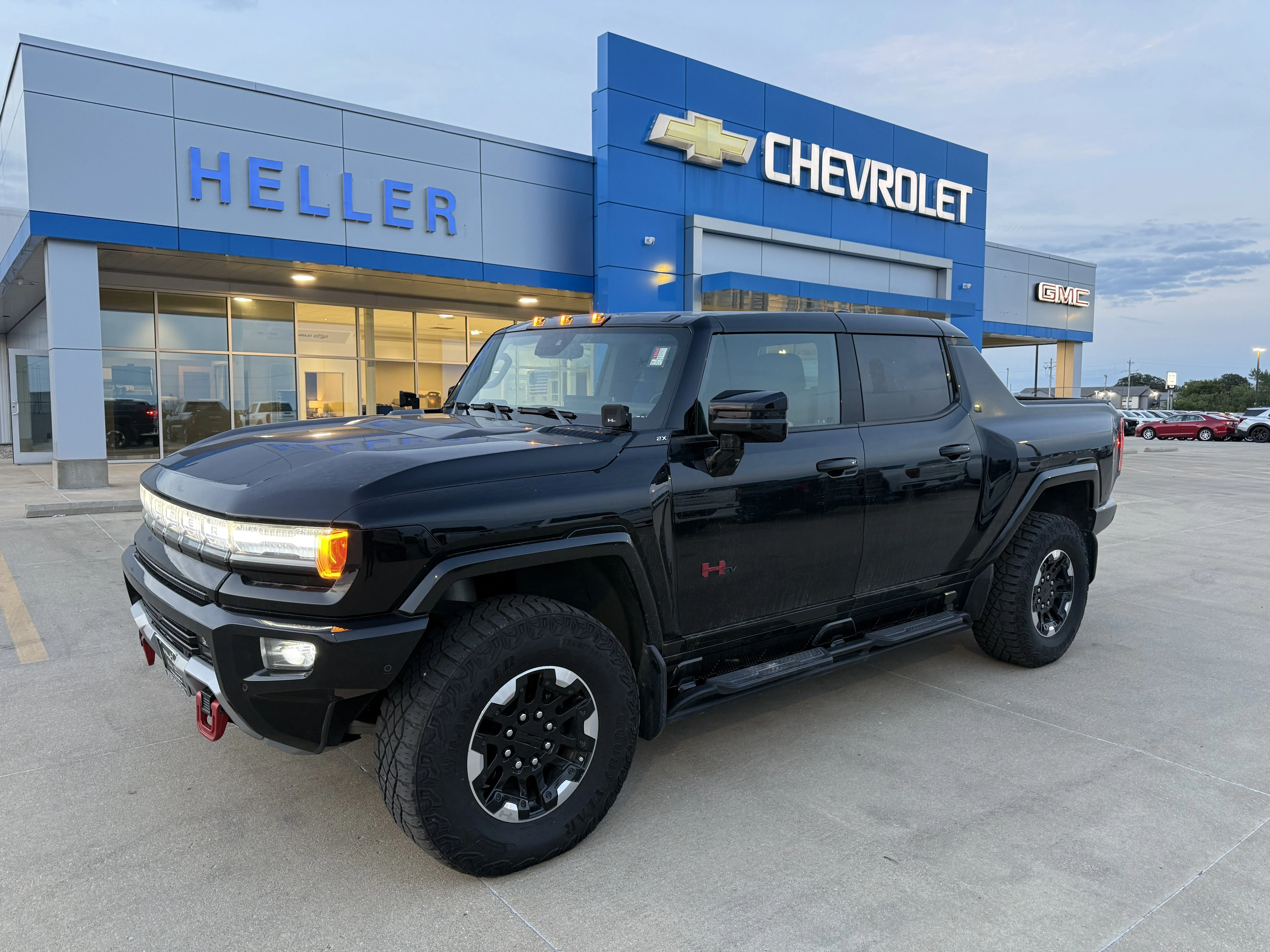 Used 2024 Void Black GMC 2X image 3