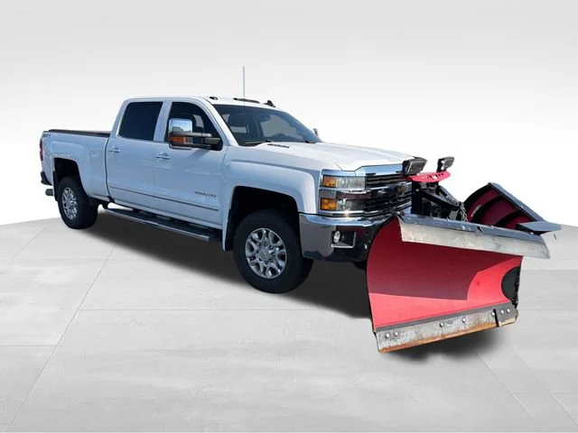Used 2016 SUMMIT WHITE Chevrolet LTZ image 9