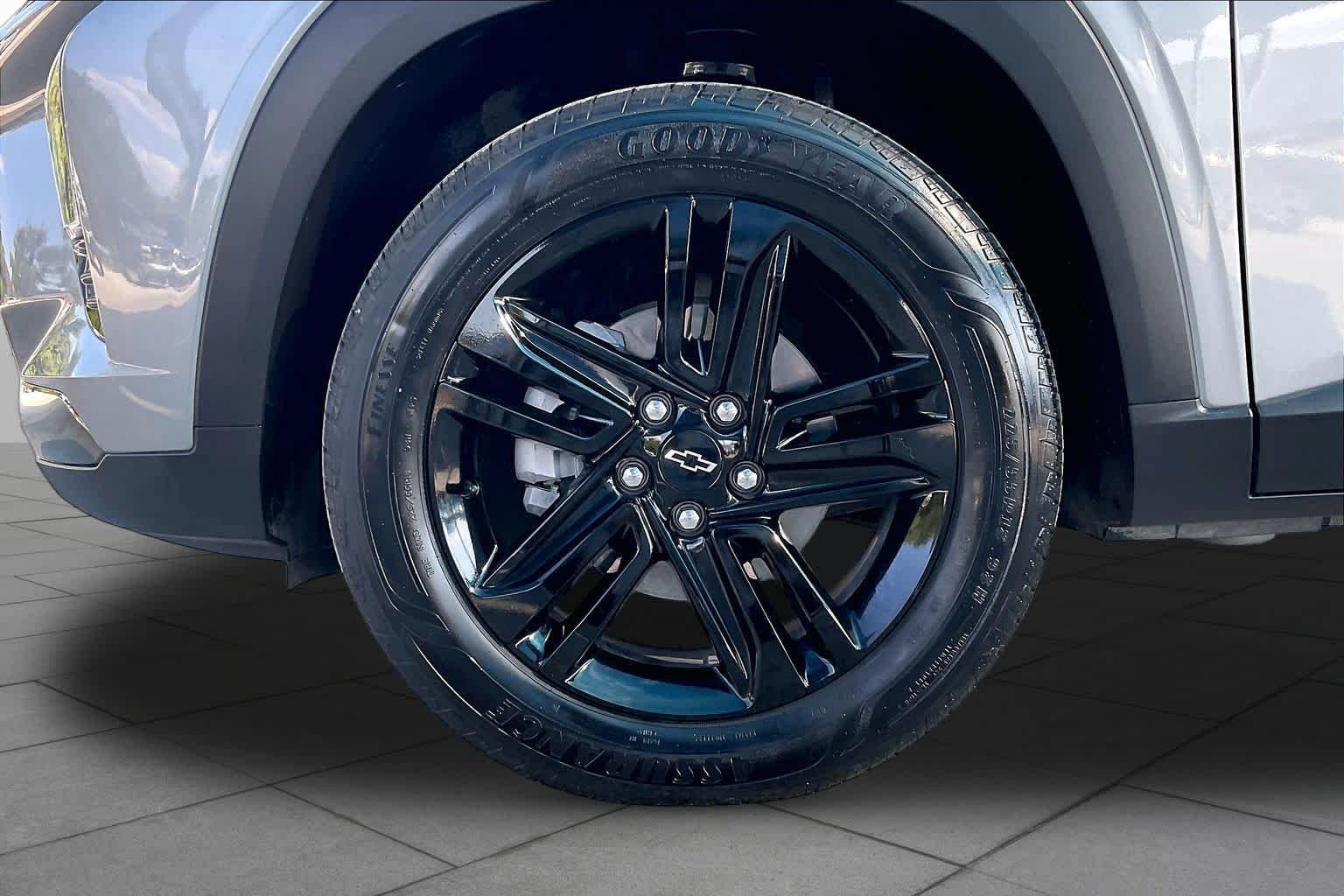 Used 2025 Sterling Gray Metallic Chevrolet ACTIV image 11