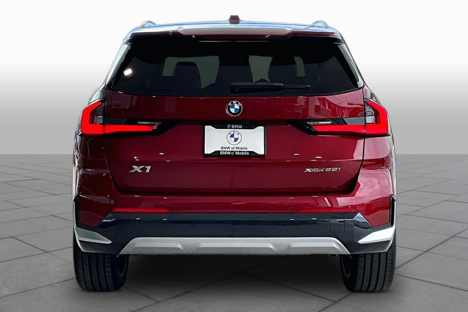 New 2026 Vegas Red Metallic BMW xDrive28i image 4