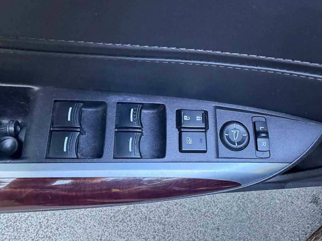 Used 2015  Acura V6 Tech image 13