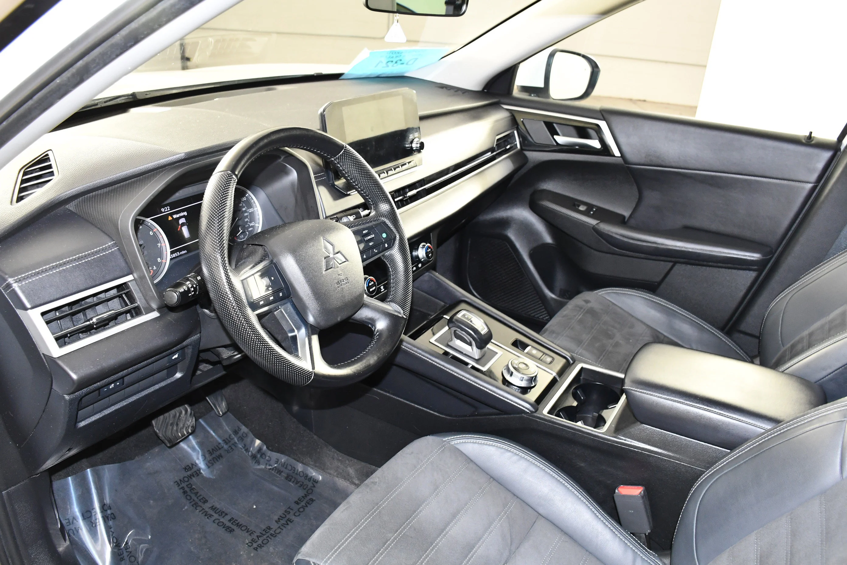 Certified Used 2023 White Diamond Mitsubishi SE image 2