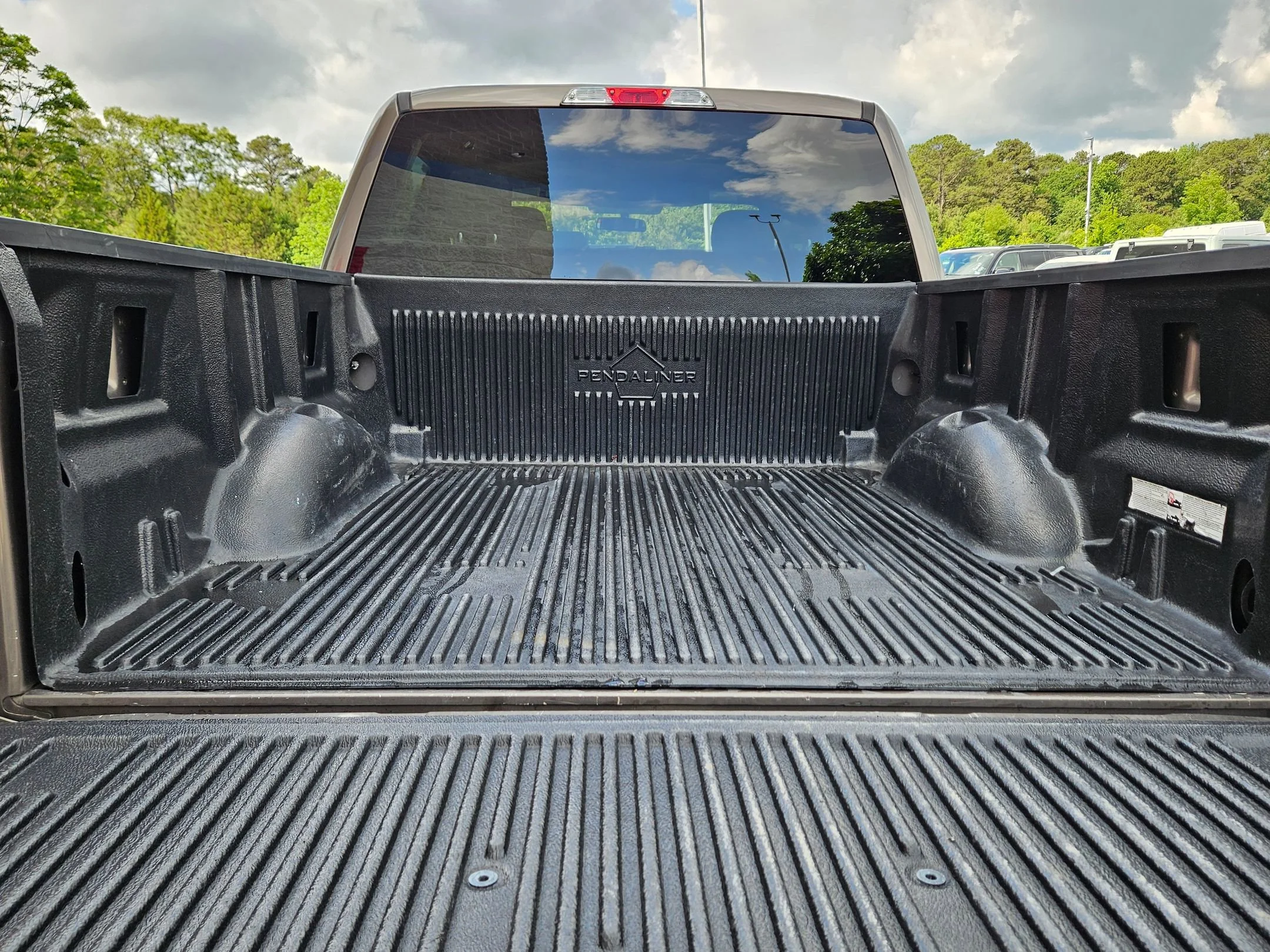 Used 2018 Stone Gray Ford XLT image 29