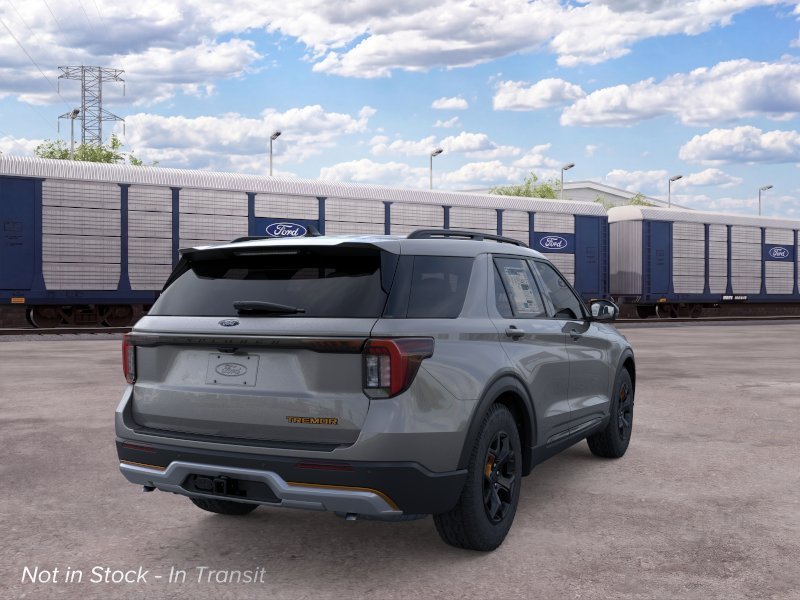 New 2026 Carbonized Gray Metallic Ford Tremor image 8