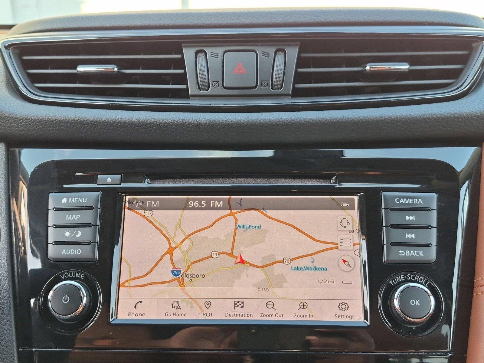 Used 2018 Magnetic Black Nissan SL image 27