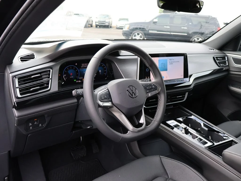 New 2026 Black Volkswagen 2.0T SE w/Technology image 22