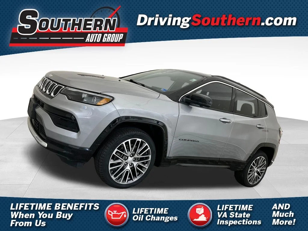 Used 2023 Silver Jeep Limited image 1