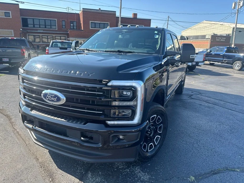 Used 2025 Black Metallic Ford Platinum image 56