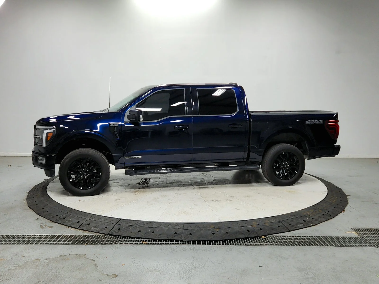Used 2024 Blue Ford Lariat image 5