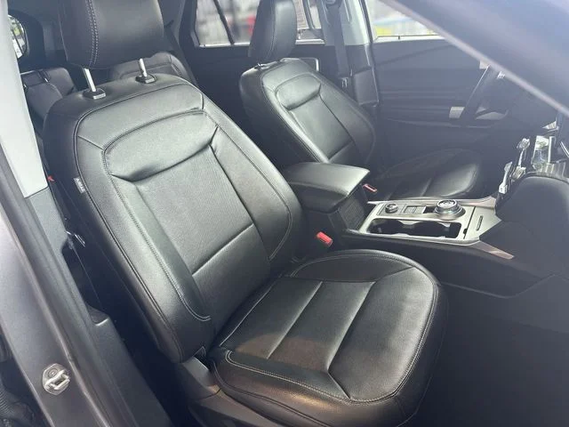 Used 2021 Gray Ford Limited image 29