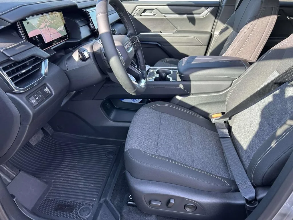 New 2027 Sterling Metallic GMC Elevation image 18