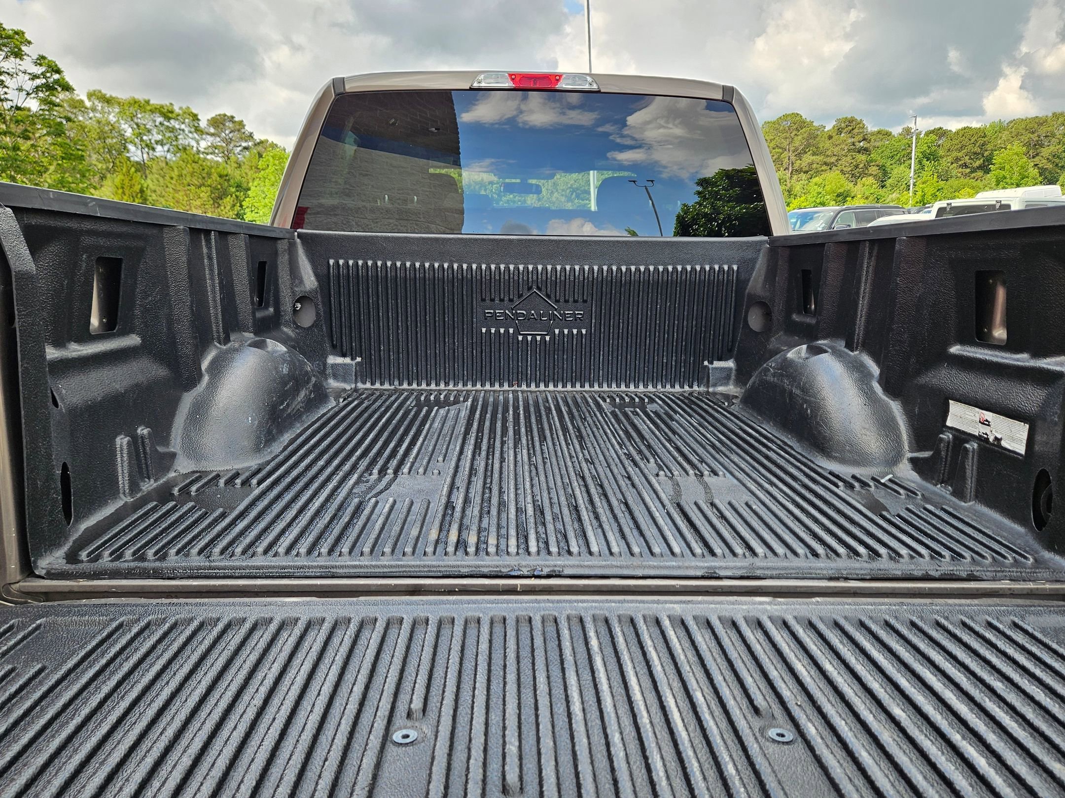 Used 2018 Stone Gray Ford XLT image 29