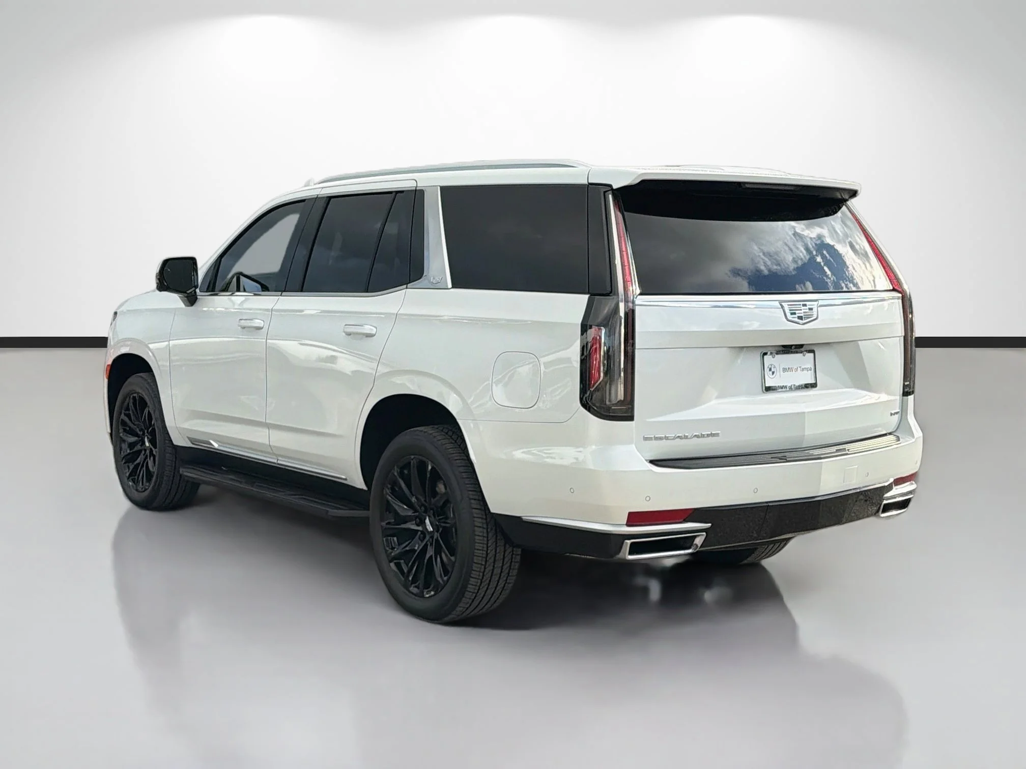 Used 2023 Crystal White Tricoat Cadillac 4WD Premium Luxury image 5