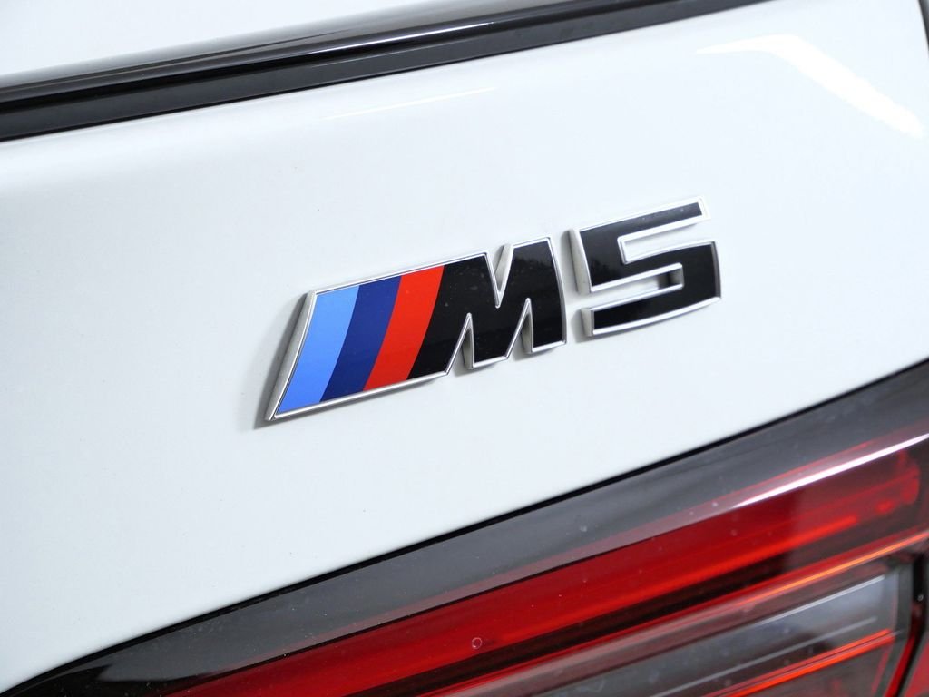 New 2026 Alpine White BMW Base image 12