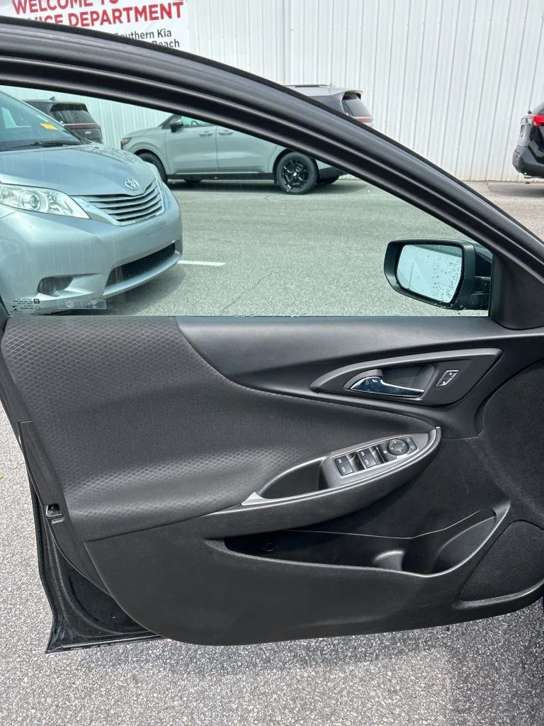 Used 2023 Black Chevrolet LT image 10