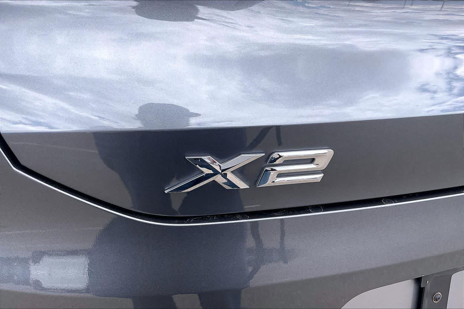 Used 2018 Mineral Gray Metallic BMW xDrive28i image 30