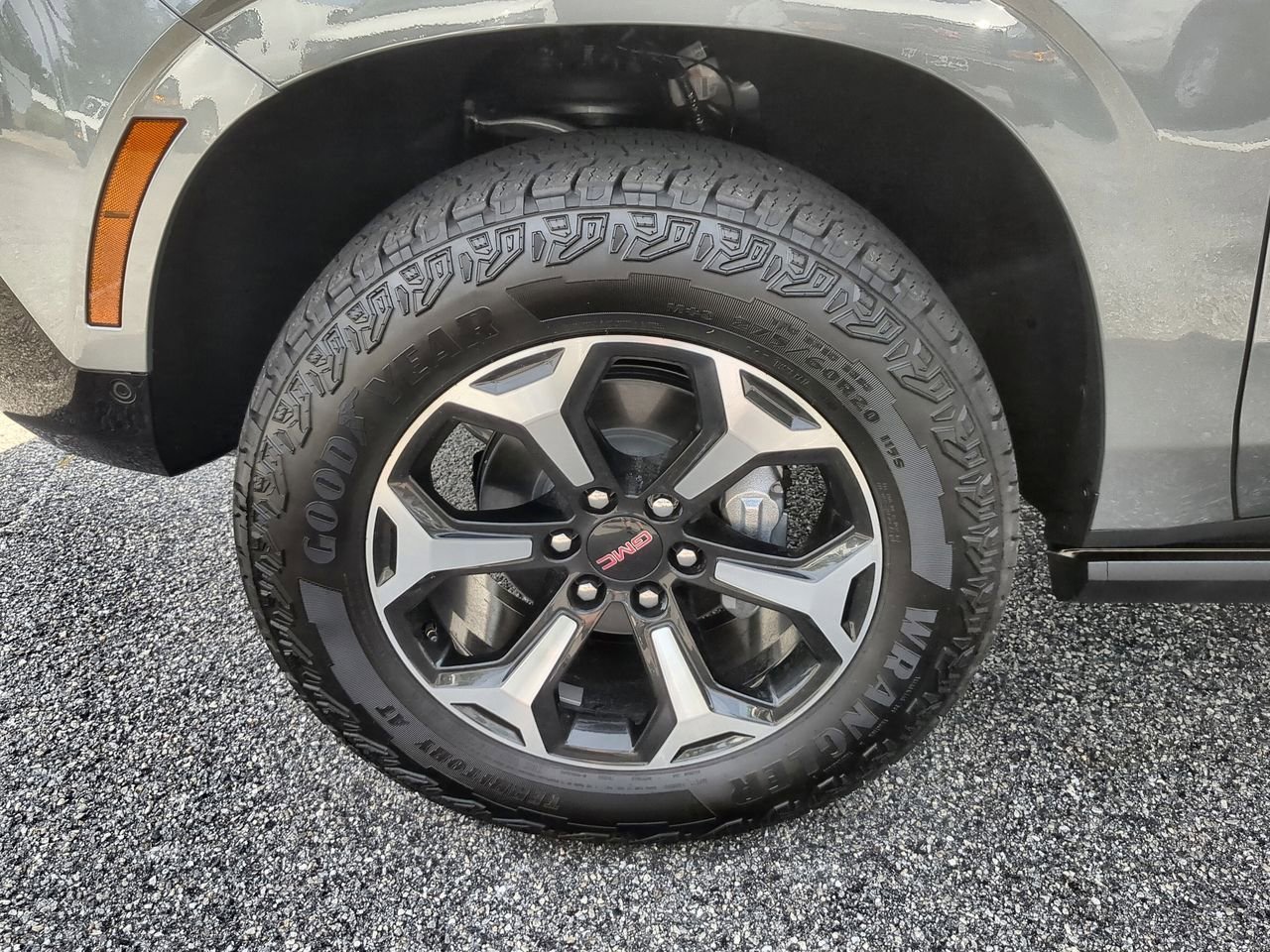 2026 GMC Yukon XL AT4 - Photo 34