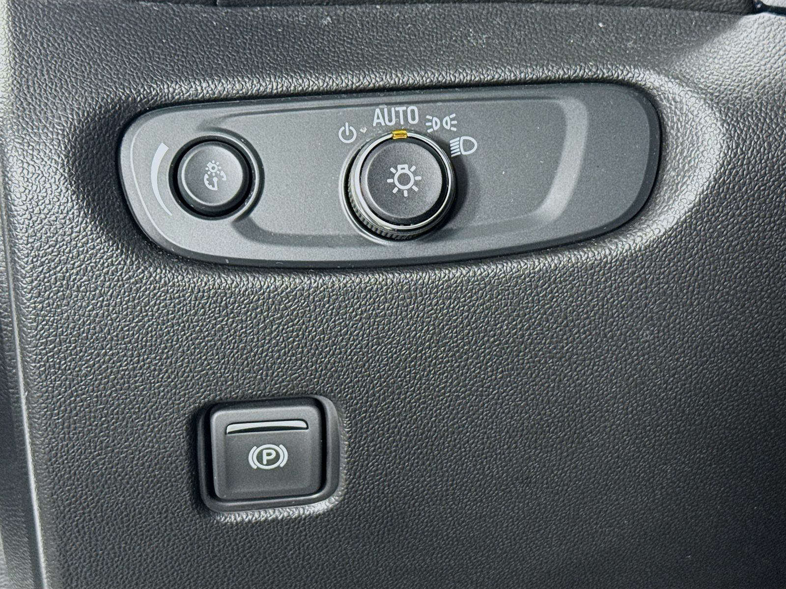 2024 Chevrolet Blazer 2LT - Photo 11