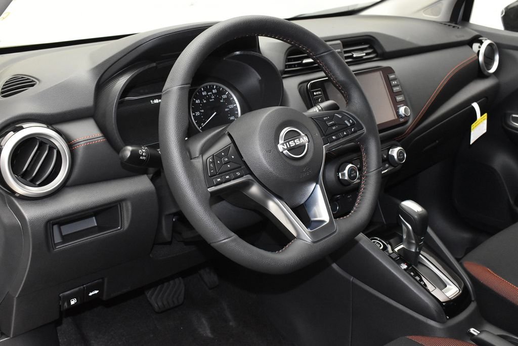 2025 Nissan Versa Sedan SR - Photo 15