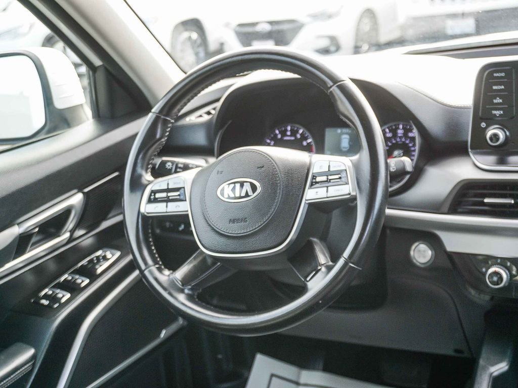 Used 2020 White Kia LX image 16