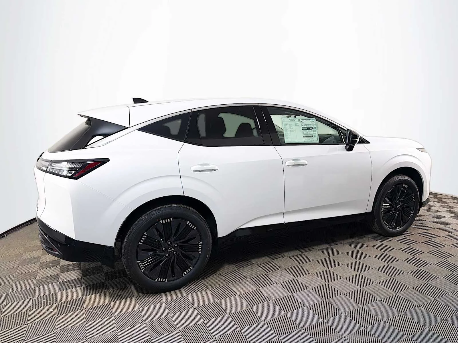 New 2026 Everest White Pearl TriCoat Nissan Platinum image 2