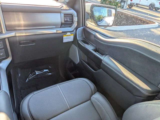 New 2026 Star White Metallic Tri-Coat Ford Platinum® image 17