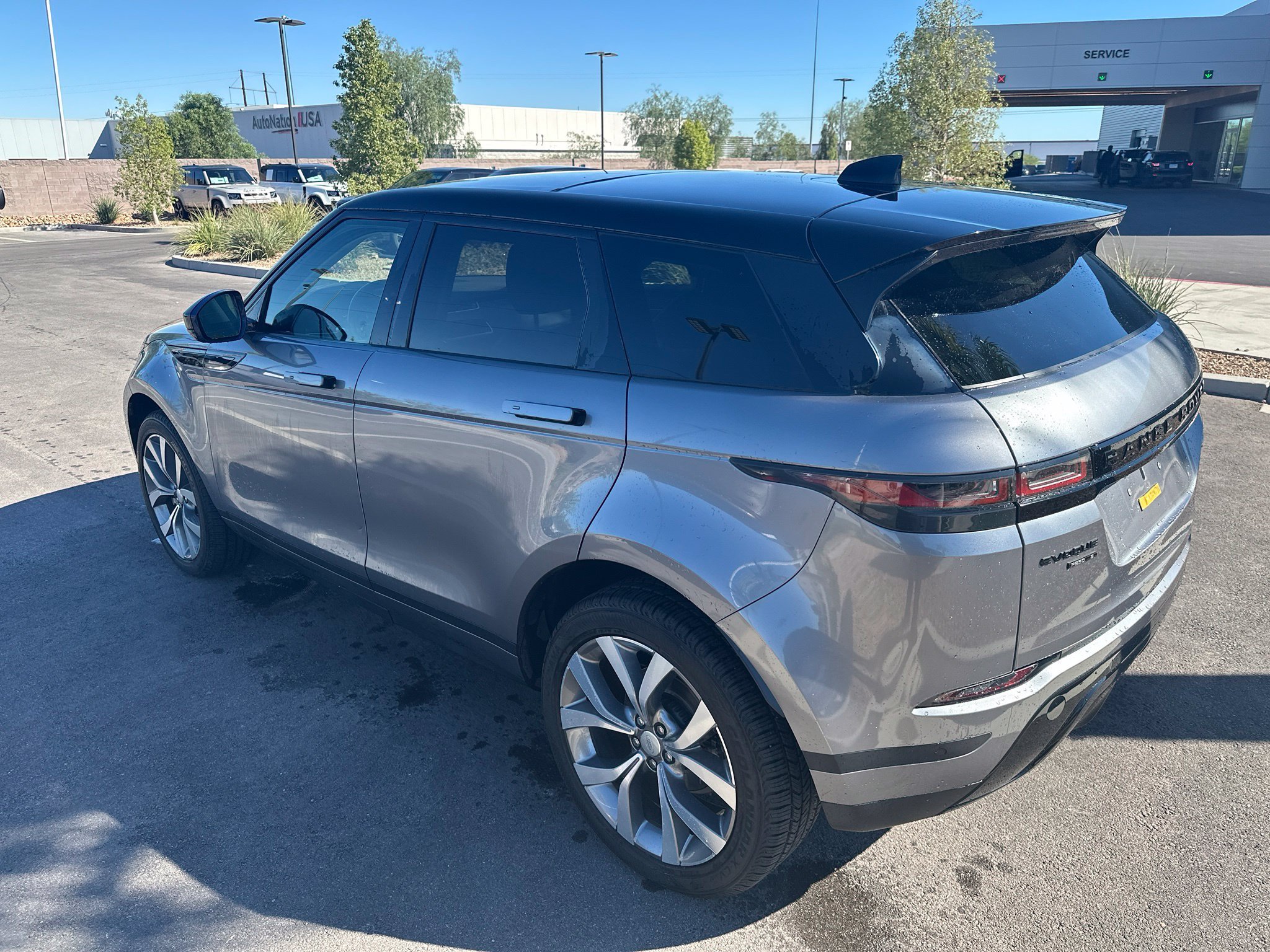 Used 2020 Eiger Gray Metallic Land Rover S image 4