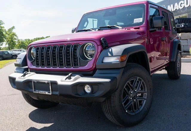 New 2026 Tuscadero Pearl-Coat Exterior Paint Jeep Sport S image 1